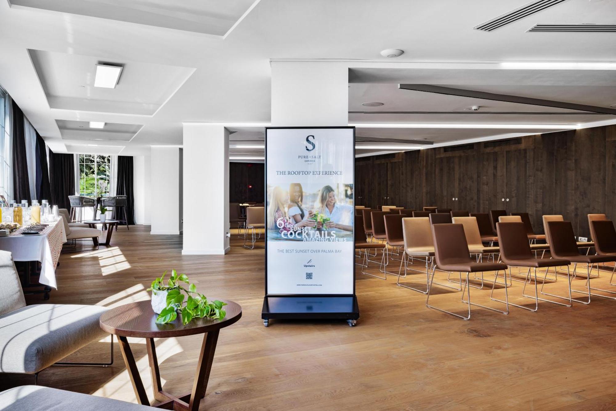 Hotel Pure Salt Garonda - Adults Only Playa de Palma  Zewnętrze zdjęcie A digital signage display