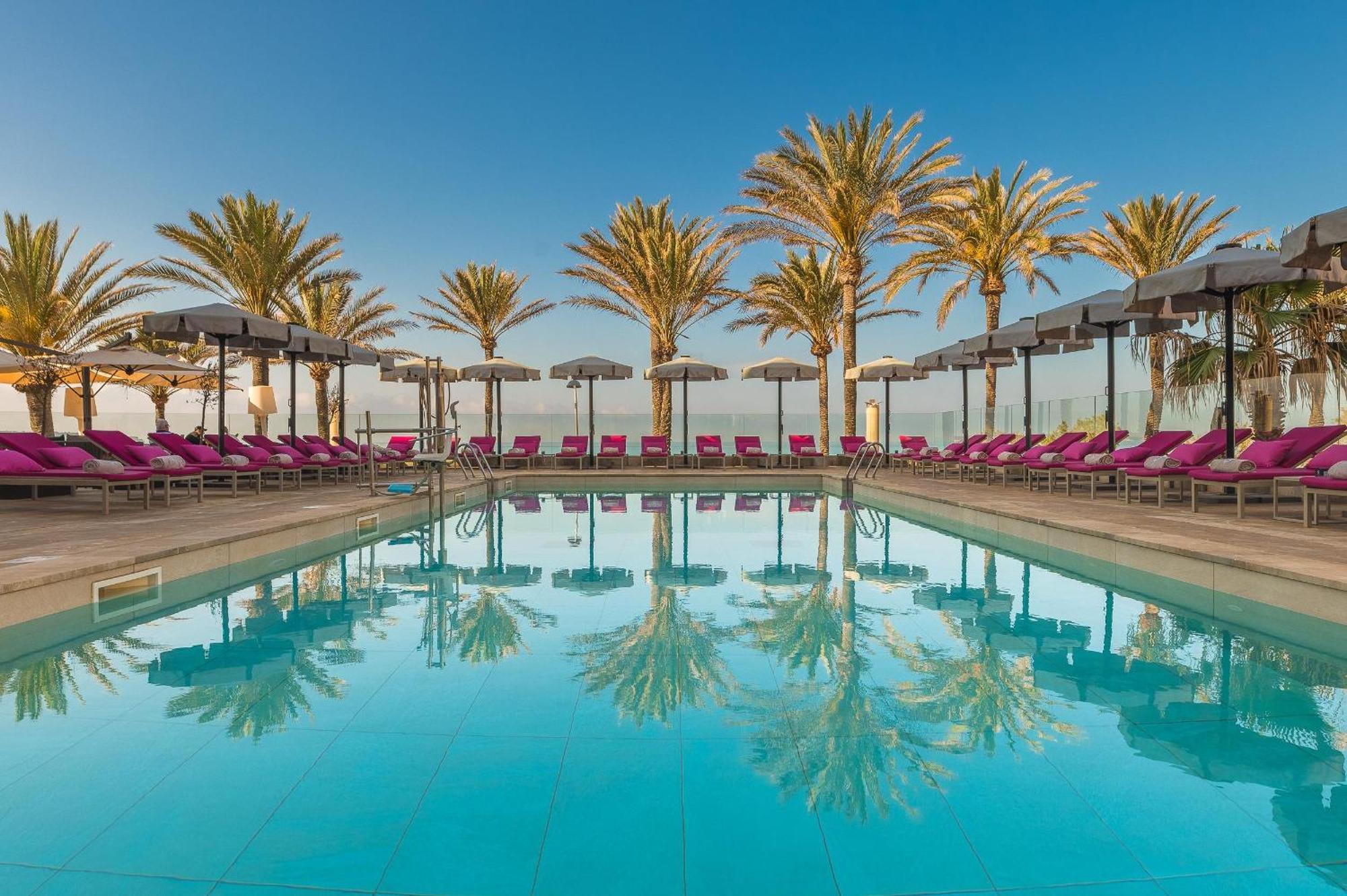 Hotel Pure Salt Garonda - Adults Only Playa de Palma  Zewnętrze zdjęcie The rooftop pool at the W Hotel in Marrakech
