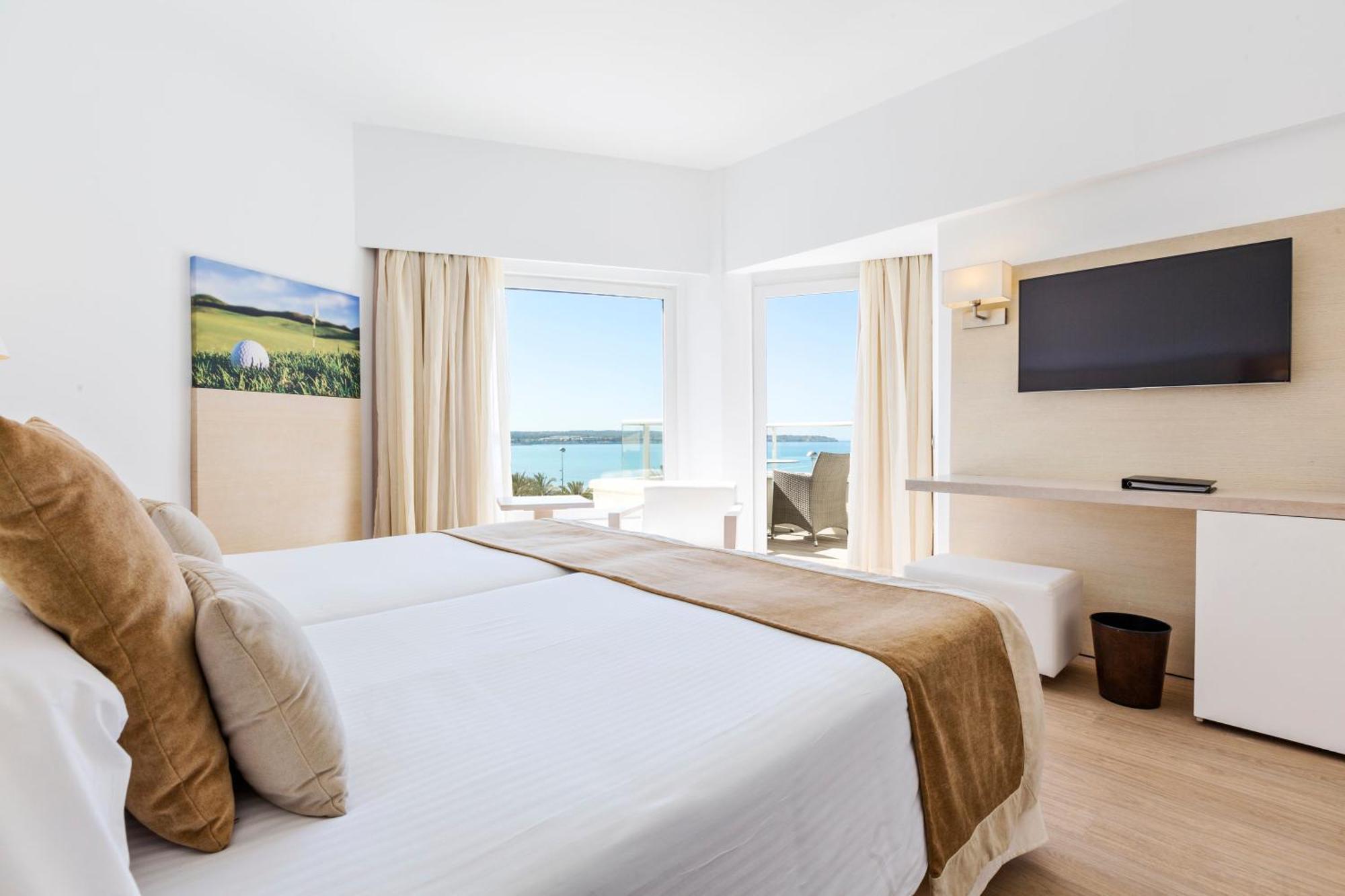 Hotel Pure Salt Garonda - Adults Only Playa de Palma  Zewnętrze zdjęcie A room at the hotel